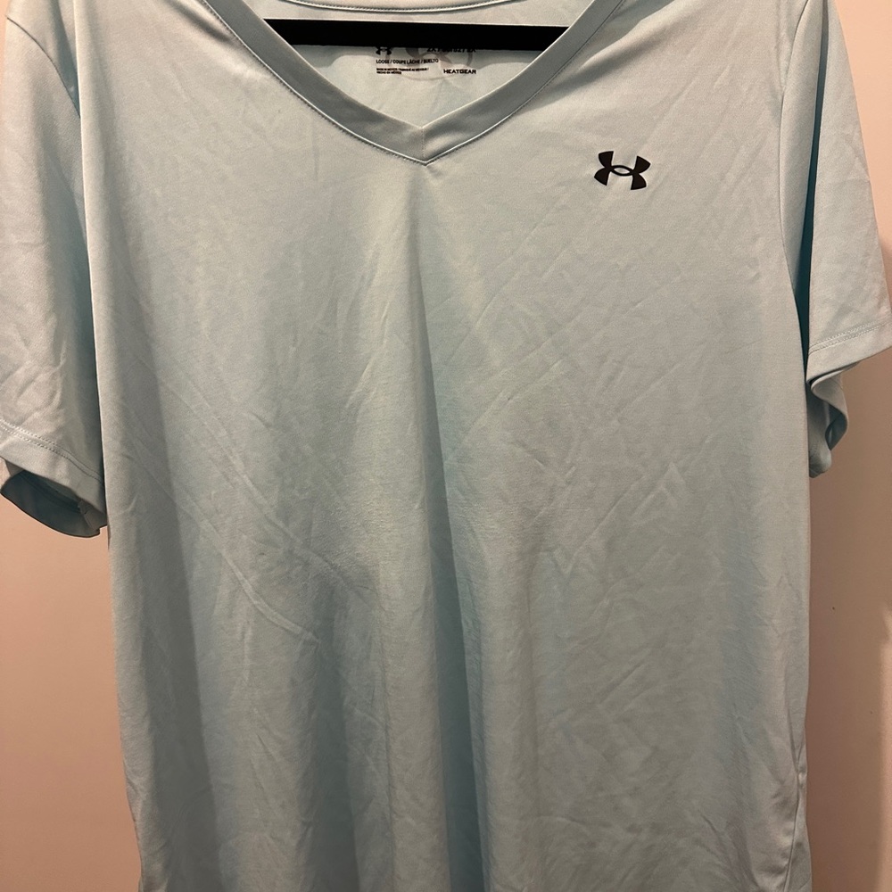 Under Armour Women’s Sky Blue V-Neck Tee